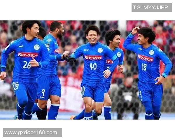 赞岐与德岛漩涡的激烈对决探讨足球战术与球队魅力